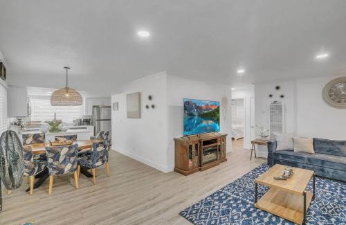 Pacific Beach Wohnung | 3bed 3bath blocks to the beach and bay in PB