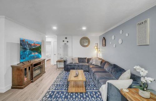 Pacific Beach Wohnung | 3bed 3bath blocks to the beach and bay in PB