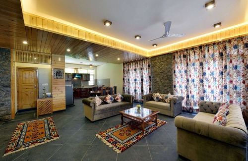 Naggar Hütte | 3BHK Luxus-Ferienhaus in Treetops Cottage, Manali