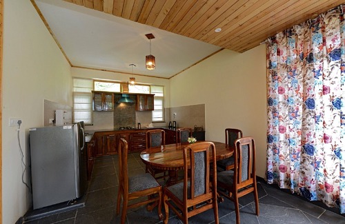 Naggar Hütte | 3BHK Luxus-Ferienhaus in Treetops Cottage, Manali