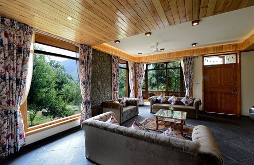 Naggar Hütte | 3BHK Luxus-Ferienhaus in Treetops Cottage, Manali