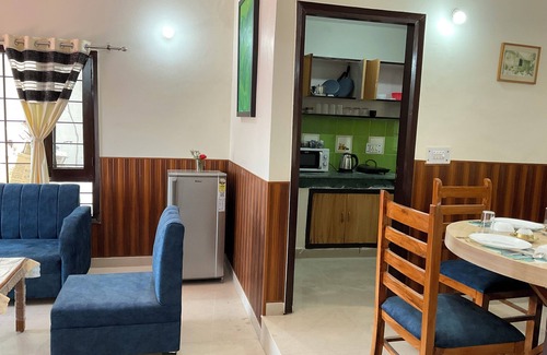Bhimtal Hütte | 3BHK Villa near Bhimtal with Sukha valley View and parking space!