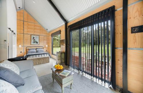 Whitfield Haus | 3BlackSHEDS
