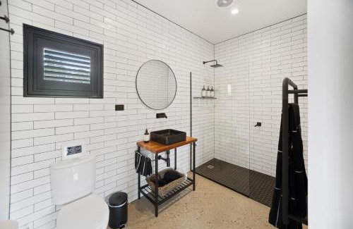 Whitfield Haus | 3BlackSHEDS