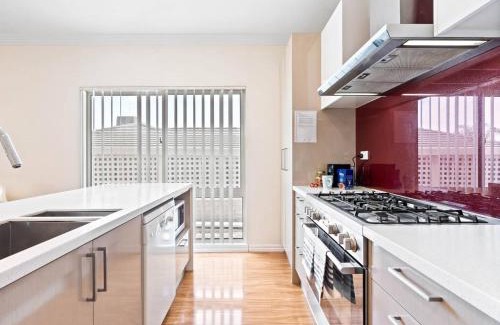 Athelstone Haus | 3br 2 Bth No Stairs Aircon Big Athelstone Home