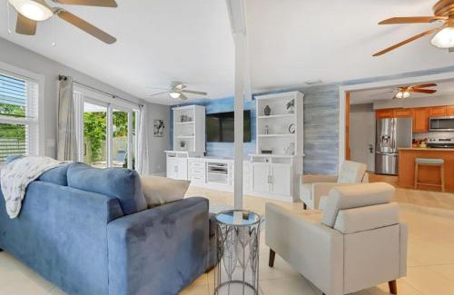 Boynton Beach Haus | 3BR 2BA Heated Pool Home Pool Table Great Location