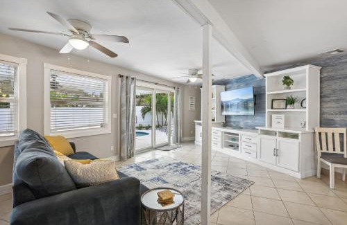 Boynton Beach Haus | 3BR 2BA Heated Pool Home Pool Table Great Location