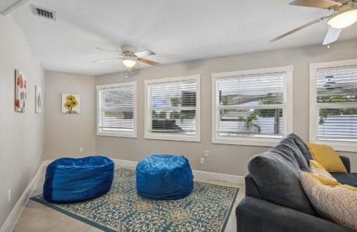 Boynton Beach Haus | 3BR 2BA Heated Pool Home Pool Table Great Location