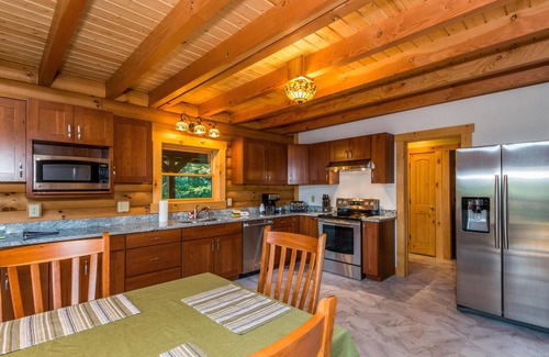 Helmsburg Kabine | Das Obstgarten Blockhaus