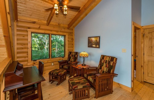 Helmsburg Kabine | Das Obstgarten Blockhaus