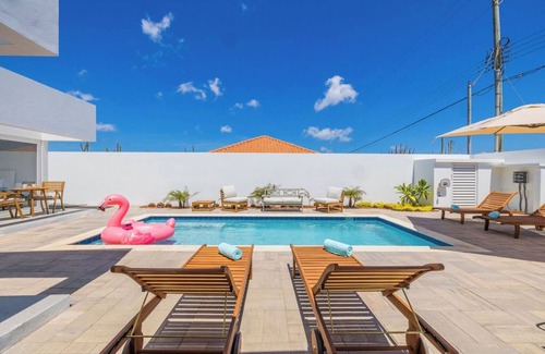 Sabana Liber Villa | 3BR 3BA Newly Built w/ Private Pool 5 min 2 Beach
