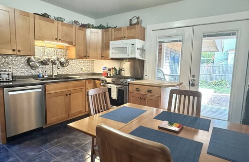 Bar Harbor Wohnung | 3BR Apt Center of Bar Harbor! [Blueberry Bungalow]