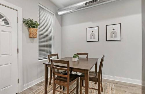 Avondale Wohnung | 3BR Apt in Logan Square Walkable to Highlights - Central Park S6