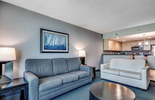 Downtown Myrtle Beach Eigentumswohnung | 3BR Direct Oceanfront at Oceans One, Pools, Modern