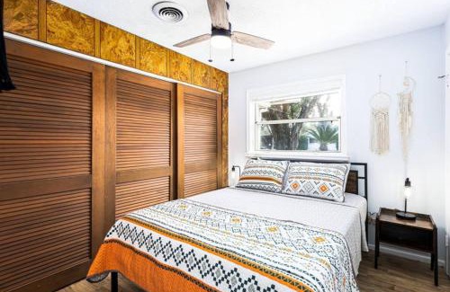 Conway Haus | 3br Family Stay In Orlando Wi-fi Full Kitchen