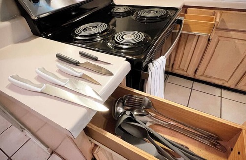 Cordova Haus | 3BR Home Cordova Hot Tub, Lake Access and Backyard