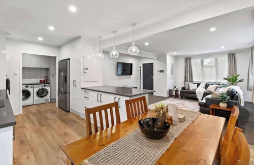 Auckland Haus | 3BR Home with Patio & Parking, Near Tamaki River
