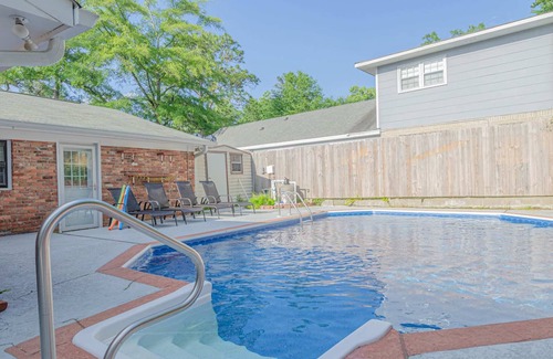 Columbus Haus | 3BR Pool Pool Table Game Room Grill Near Ft Moore