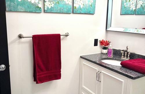 Yorkville Haus | 3BR Retreat in a House 2Floor