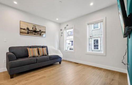 East Somerville Wohnung | 3BR2Bth MIT Harvard TD Garden BOS 2 Parking Spaces