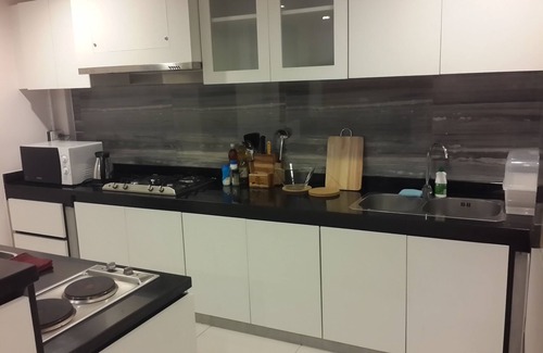 Phra Khanong Nuea Haus | 3 Minuten von BTS, 3BR, gemütlich und modisch h