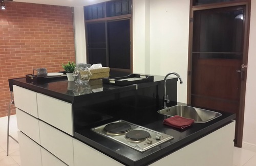 Phra Khanong Nuea Haus | 3 Minuten von BTS, 3BR, gemütlich und modisch h