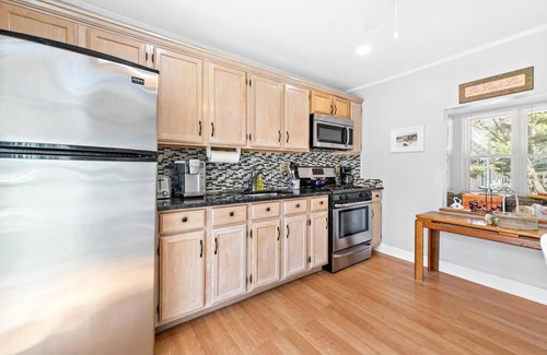 Beach Haven Wohnung | * 3rd to Beach * 7 / 6-7 / 13 verfügbar Sonderpreis * Beautiful Updated Victorian *