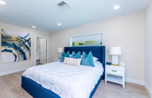 Boca Raton Haus | 4 BD 3BA Heated Pool Close to Beach