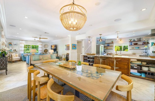 West Bay Haus | Seven Mile Beach - Private 4 bd 3 bth, Resort-Stil Privathaus mit Pool