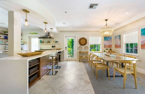 West Bay Haus | Seven Mile Beach - Private 4 bd 3 bth, Resort-Stil Privathaus mit Pool