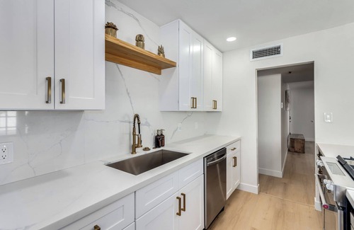 Scottsdale Estates Nine Haus | 4 Bd Old Town Scottsdale Home with Sparkling Pool