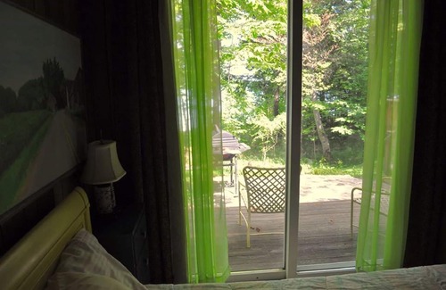 Traverse City Haus | 4 Bdrm Beach-Front-Haus auf Traverse Bay! Fire Pit, Mai-Juni Rabatte!