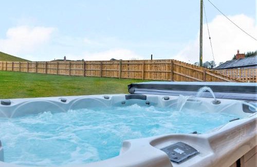 Caersws Haus | 4 Bed in Llandrindod Wells 86118