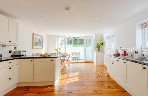 West Lulworth Haus | 4 bed in Lulworth CHRIC