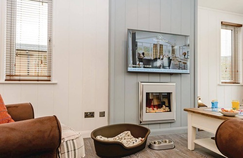 Holton Heath Kabine | 4 bedroom accommodation in Holton Heath