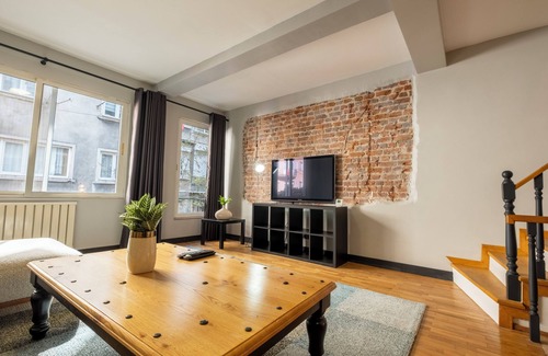 Tophane Wohnung | 4-bedroom apartment with private terrace, AC and WiFi