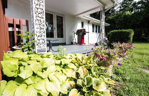 Dayton Haus | 4 Bedroom-Classic Ranch Home Perfect for Families