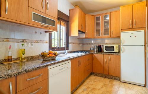 Iznajar Haus | 4 Bedroom Cozy Home In Iznajar