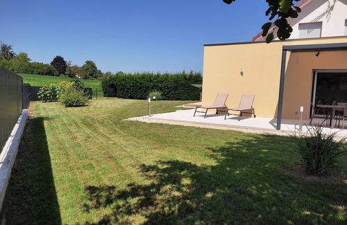 Savigny-en-Revermont Haus | 4 Bedroom Private vacation home in Savigny-en-Revermont