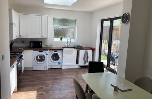 Wolverhampton Haus | 4 bedroom house in the heart of wolverhampton