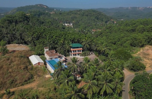 Adyar Haus | 4-bedroom house in enchanting Bantwal with WiFi, AC. Enjoy your stay