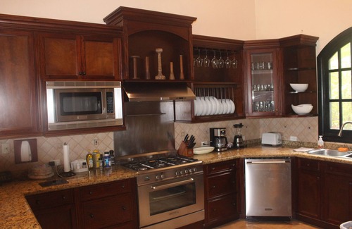Mercedes Haus | 4-bedroom house in fabulous Atenas relaxing pool and view for miles.