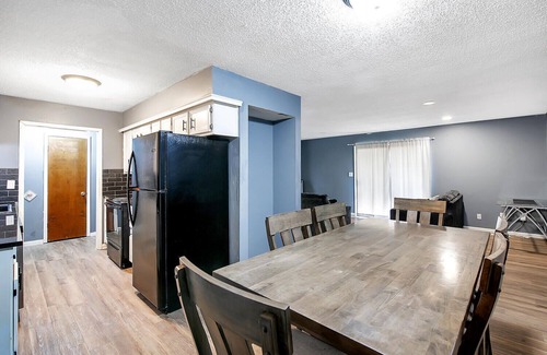Derby Haus | 4-bedroom house in fabulous Derby with WiFi, AC. Enjoy your stay