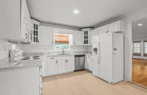 Bay St Louis Haus | 4-bedroom house in charming Bay St Louis, sleeps 12, 3 minutes to downtown. Wifi