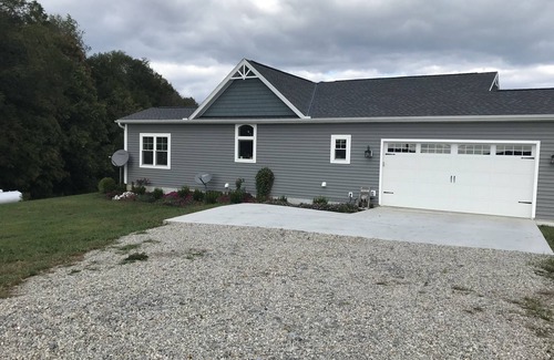 Bellefontaine Haus | 4-Bedroom in Lower Level with Hot Tub & Kitchenette