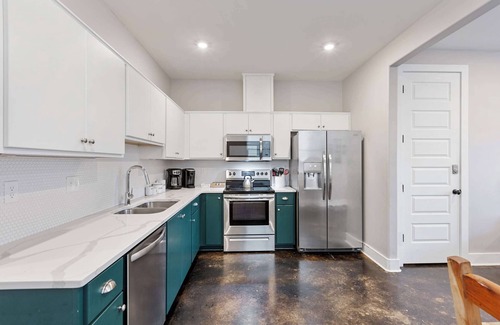 Cooper-Young Historic District Haus | ⭐️ 4 BEDROOM in 💙 of COOPER YOUNG ⭐️