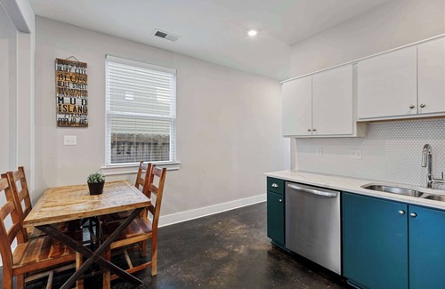 Cooper-Young Historic District Haus | ⭐️ 4 BEDROOM in 💙 of COOPER YOUNG ⭐️