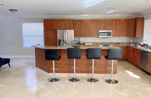 Fort Lauderdale Haus | 4 BEDROOM LUXURIOUS WATERFRONT VILLA