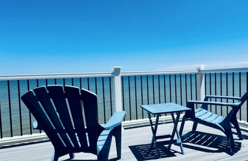 Point Lookout Haus | 4 Bedroom Luxury Private Beach Retreat