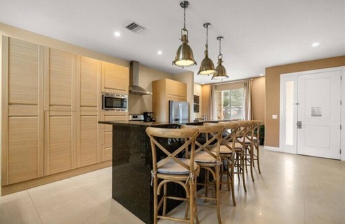 Florida Central Atlantic Coast Haus | 4 Bedrooms/4.5 Baths/Magic Village Yards (7633RD)